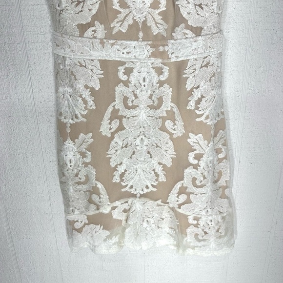 For love and lemons san Marcos backless ivory lace dress size XS - Picture 5 of 12